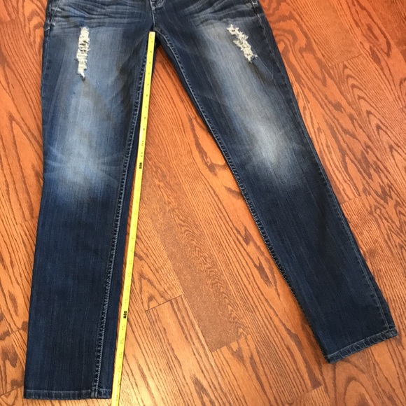 Guess jeans. Daredevil skinny fit. Grommets, distress, embroidery. Size 28 - Picture 15 of 16